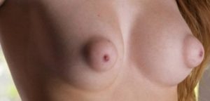 linda boobies2